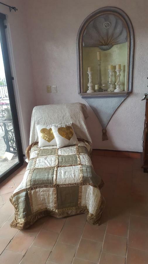 La Casona Azul Bed N Breakfast Santa Rosa de Jauregui Exterior photo