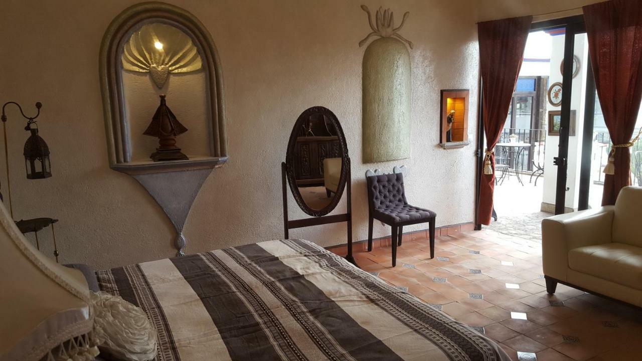 La Casona Azul Bed N Breakfast Santa Rosa de Jauregui Exterior photo