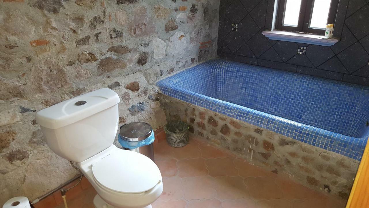 La Casona Azul Bed N Breakfast Santa Rosa de Jauregui Exterior photo